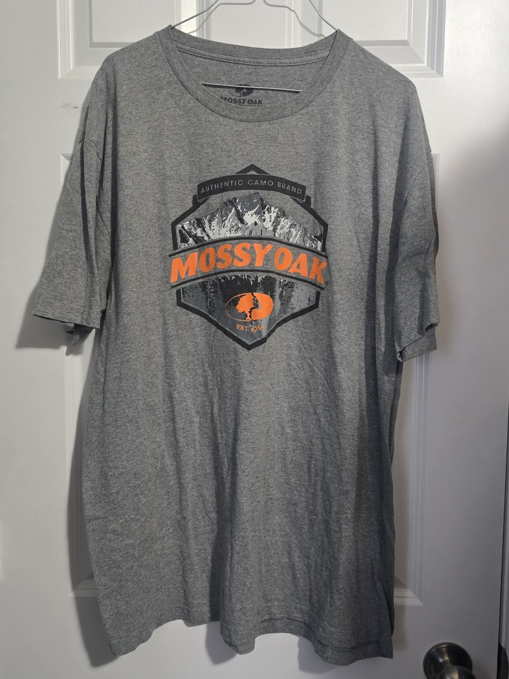 Mossy Oak Men's Gray Graphic Tee with Orange Logo